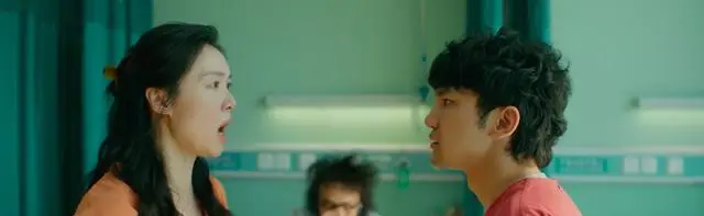 陈思诚《10间敢死队》上映首周末票房破3.2亿，豆瓣评分8.7 | 情报图