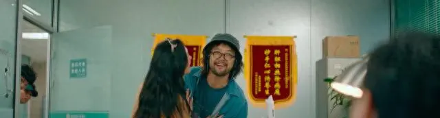 陈思诚《10间敢死队》上映首周末票房破3.2亿，豆瓣评分8.7 | 相关图片